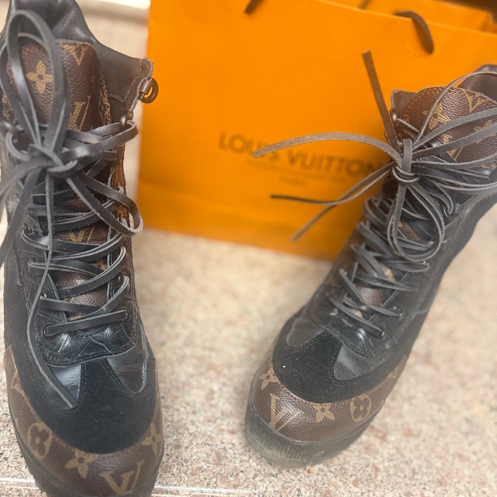 LV combat Black and Brown Lace-Up Boots - Picture 3 of 5
